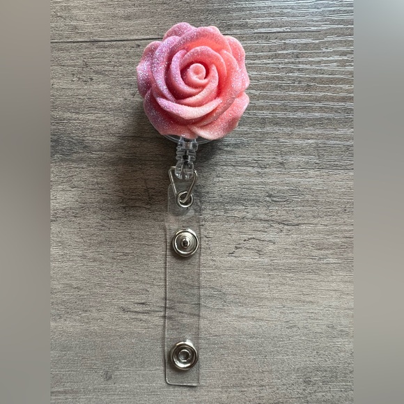 Ombre Rose badge reel - Picture 1 of 4